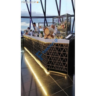 Διακόσμηση εσωτερικών χώρων με διαμορφωμένη μαύρη λαμαρίνα (τιμή τ.μ)