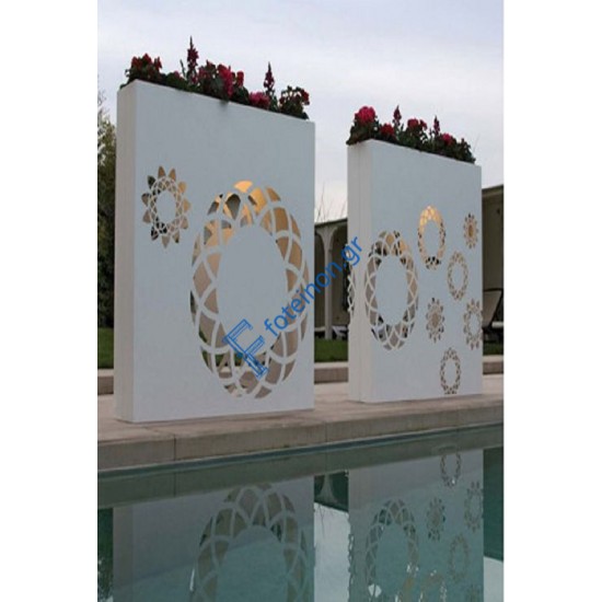 Διακοσμητικό φωτιστικό από μαύρη λαμαρίνα με βάση (τιμή τ.μ)